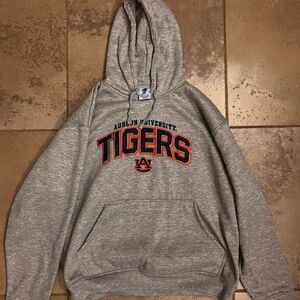 Vintage Embroidered NCAA Auburn Hoodie.